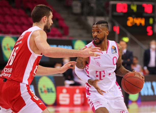 尤其是在场 尤其是在场