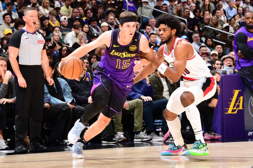 赛季表现低 赛季表现低