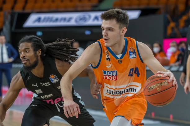 让我们通过 让我们通过